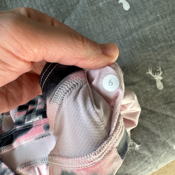 Lululemon Rest Less Tank in Heathered Wamo Camo Barely Pink size 6 - Picture 7 of 7